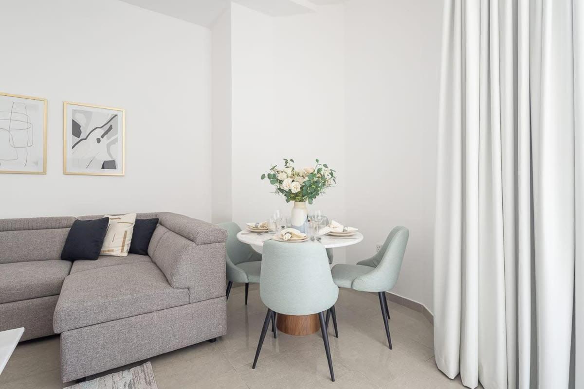 Frank Porter - Marina Wharf 1 Apartment Dubai