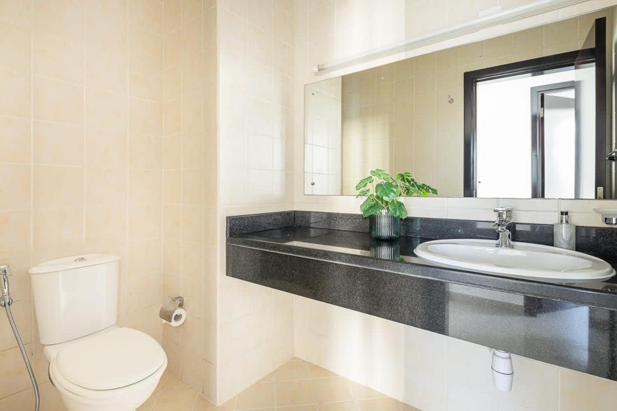 Frank Porter - Marina Wharf 1 * Dubai