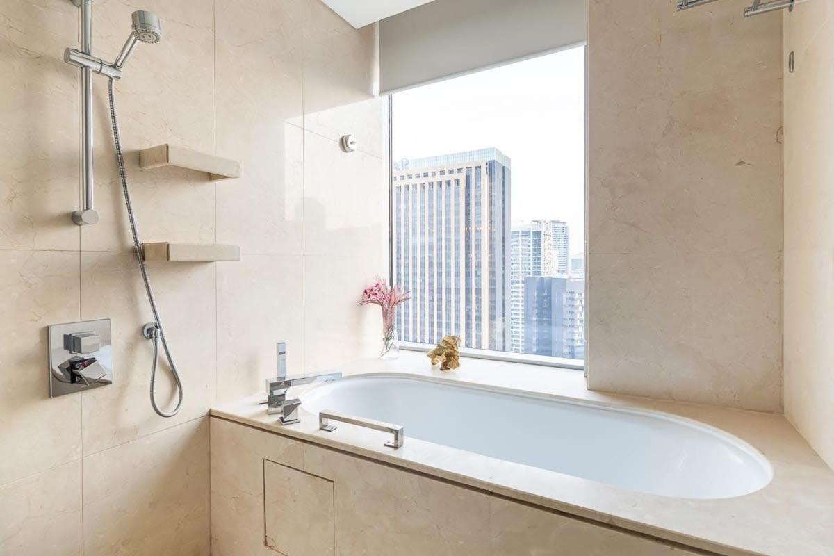 Frank Porter - Emaar Residences Marina Dubái