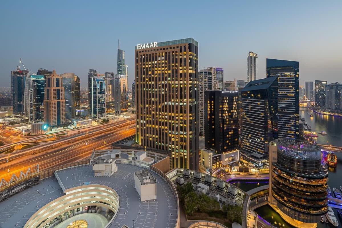 Frank Porter - Emaar Residences Marina * Dubái