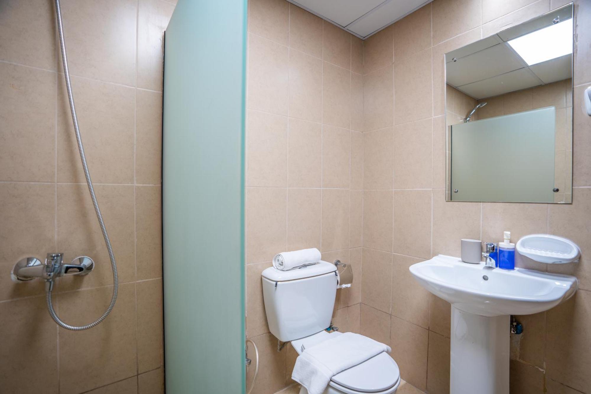 Apartment Rh- Experience Comfort And Convenience In Our 2br, Al Barsha