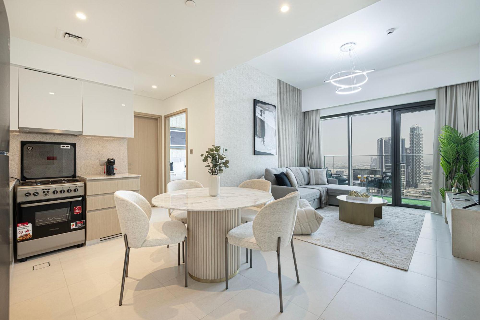 Smartstay At Burj Royale - Unique Downtown Views - Brand New Luxury