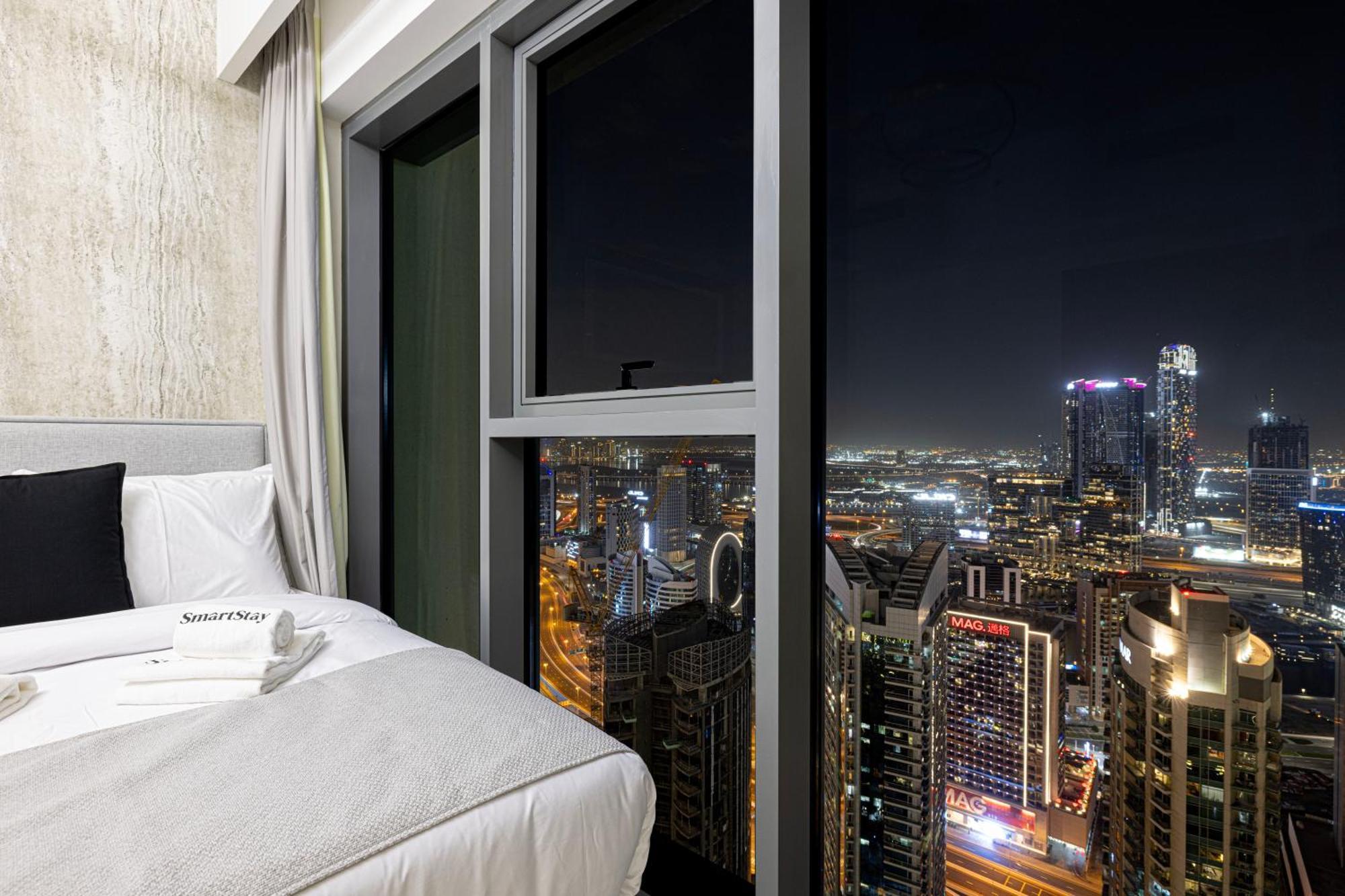 Smartstay At Burj Royale - Unique Downtown Views - Brand New Luxury