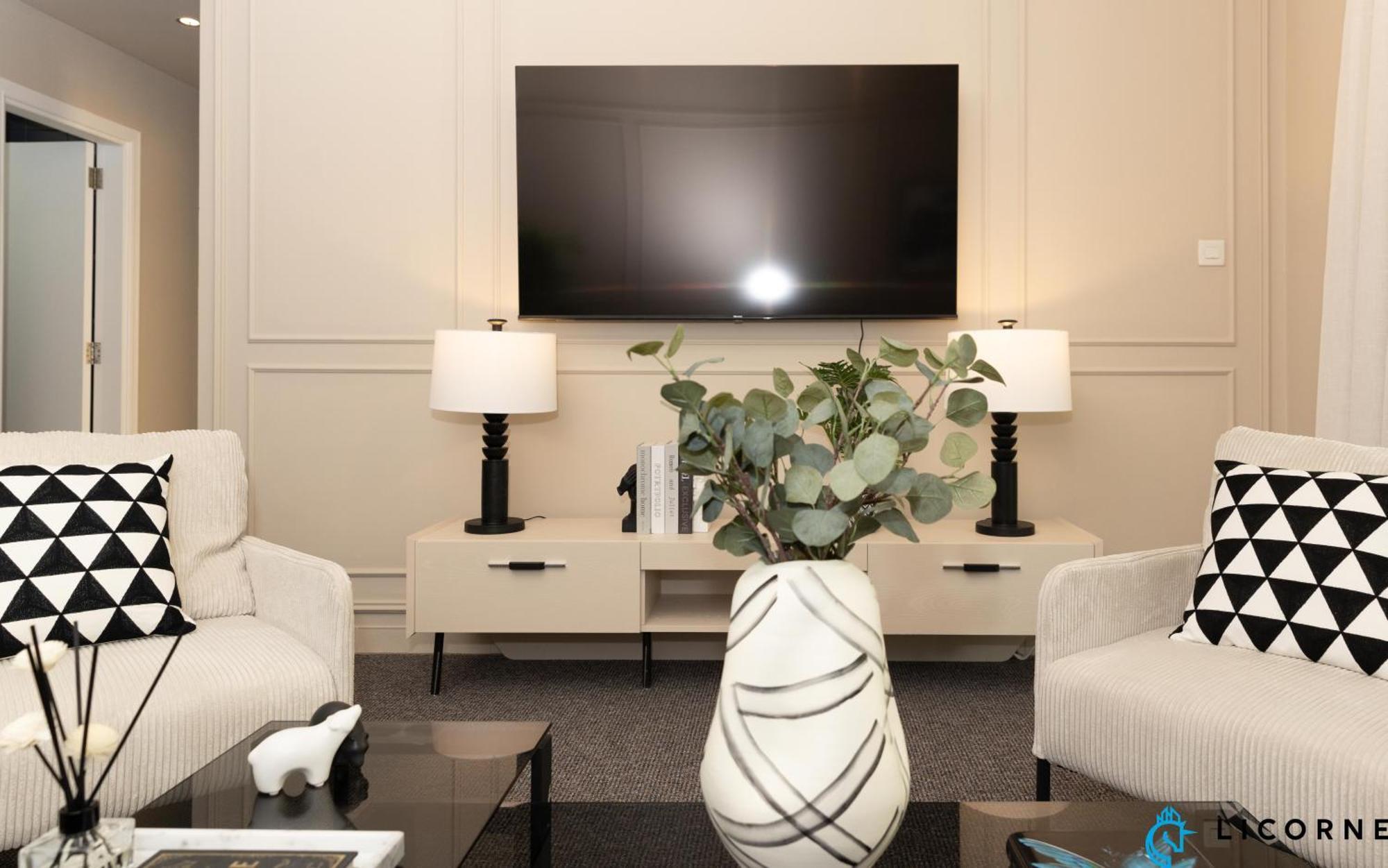 Prime Spacious 2 Bedroom Apt, Burj Khalifa & Canal View - Scala Tower