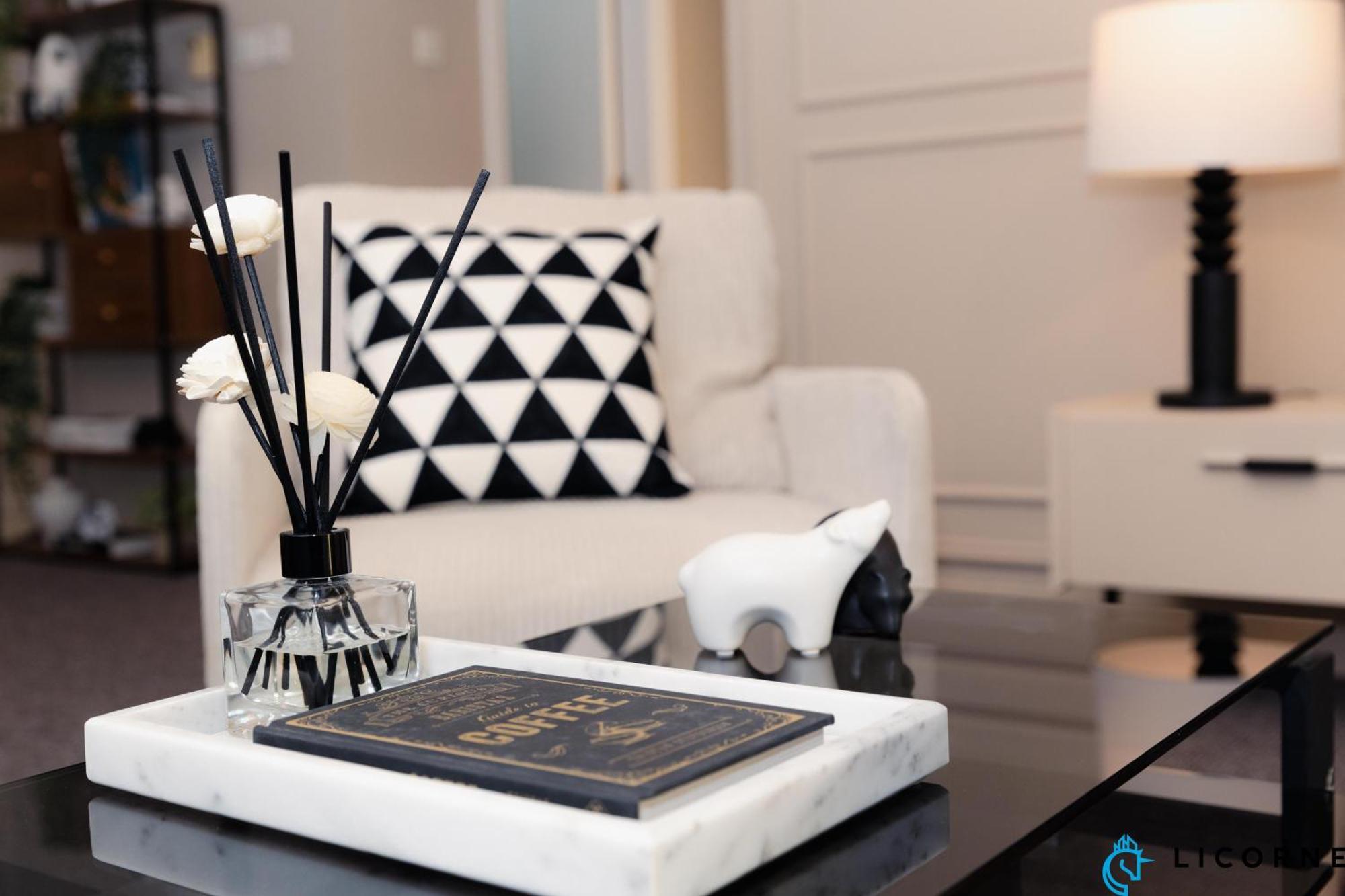 Apartamento Prime Spacious 2 Bedroom Apt, Burj Khalifa & Canal View - Scala Tower Dubái