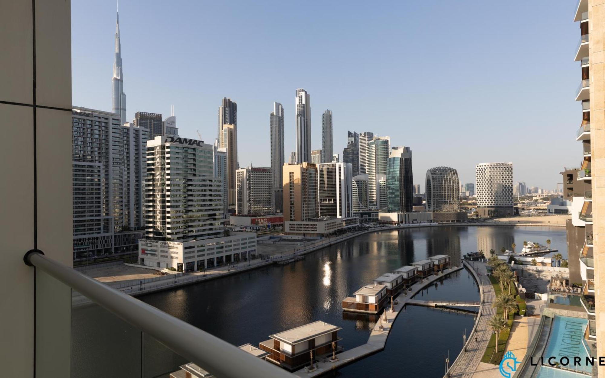 Prime Spacious 2 Bedroom Apt, Burj Khalifa & Canal View - Scala Tower * Dubái