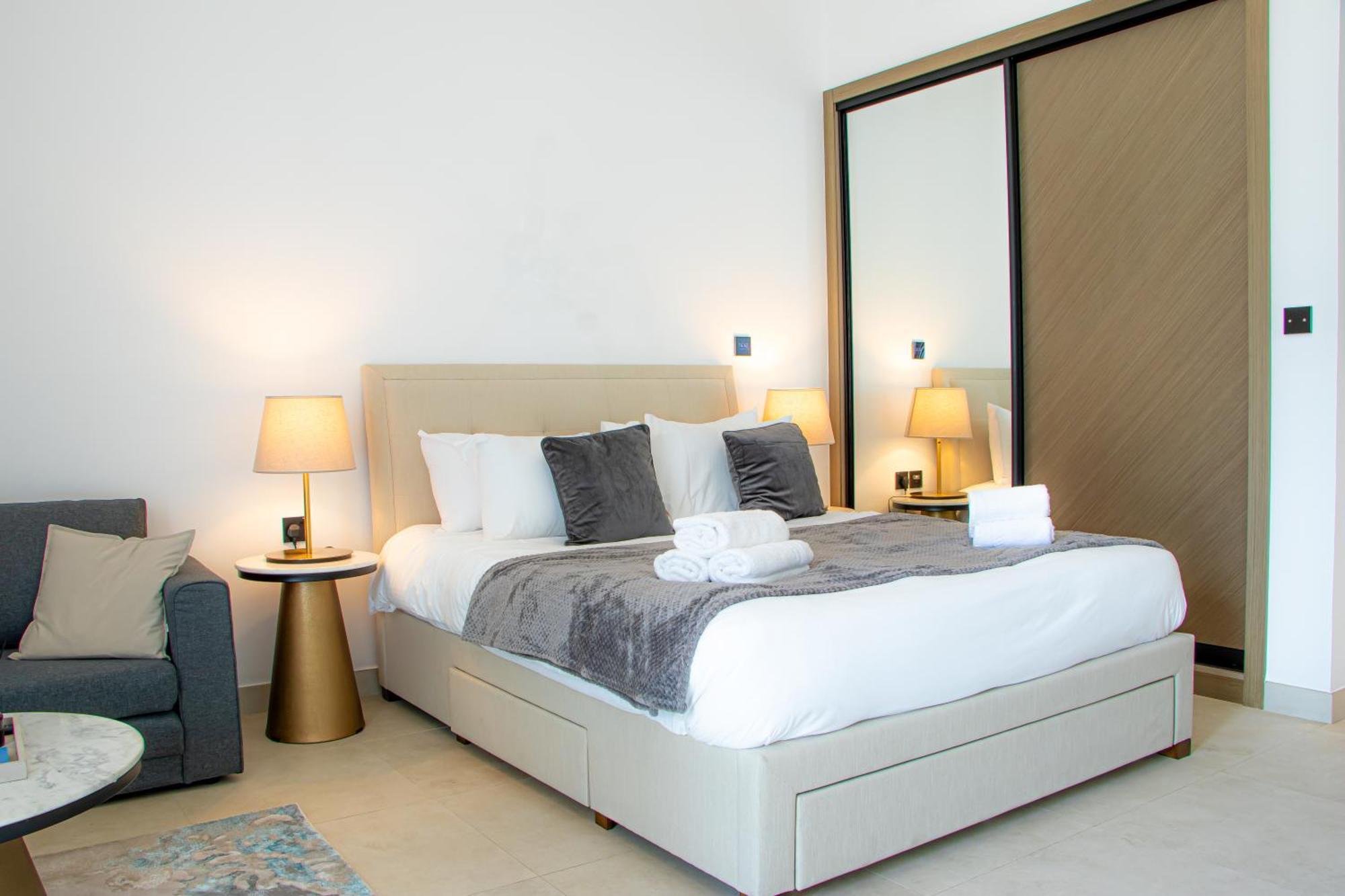 Apartamento Skyline Retreat With Burj Khalifa View Dubái