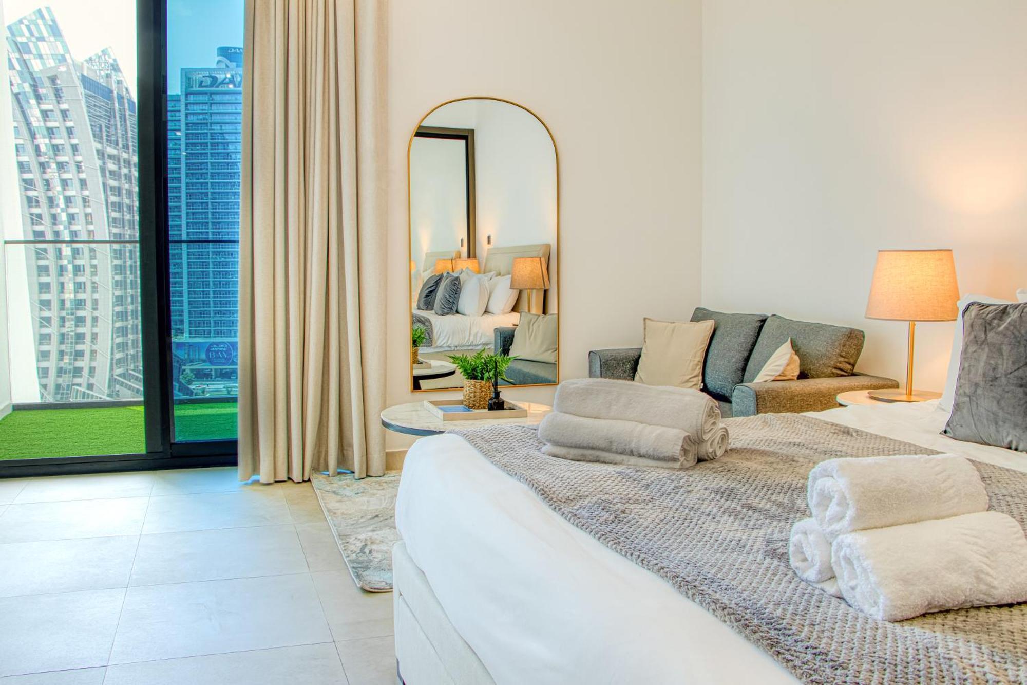 Skyline Retreat With Burj Khalifa View Dubái