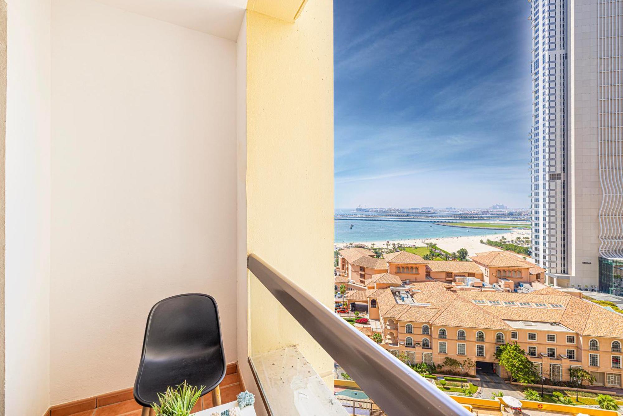 Sound Of The Waves In Jbr By Lagom Apartamento