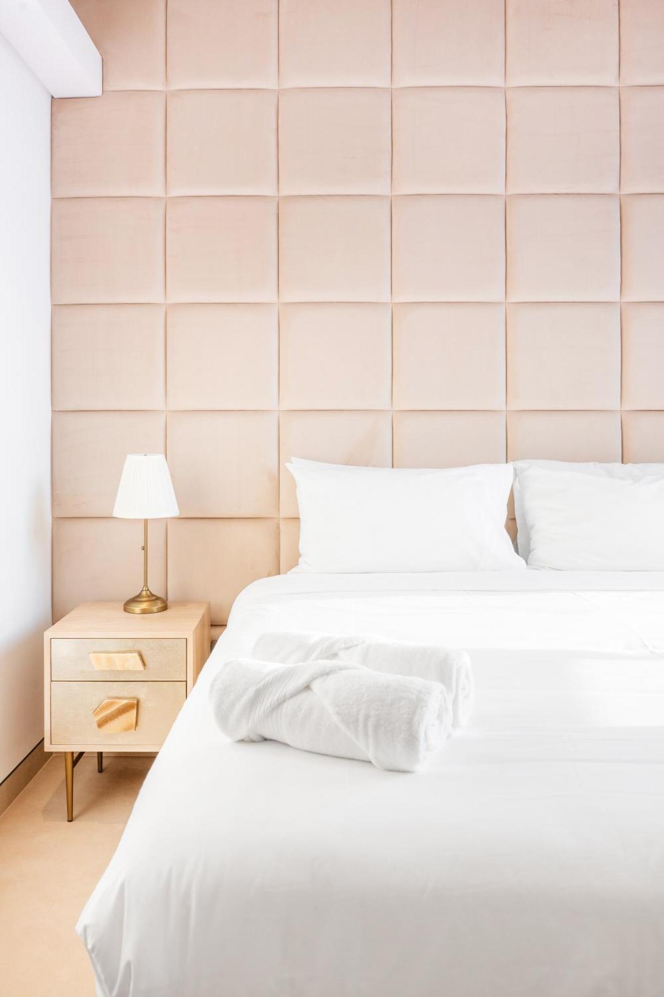 Apartemen Premium 2+ 1 Bedroom In The Heart Of Bluewaters Island *
