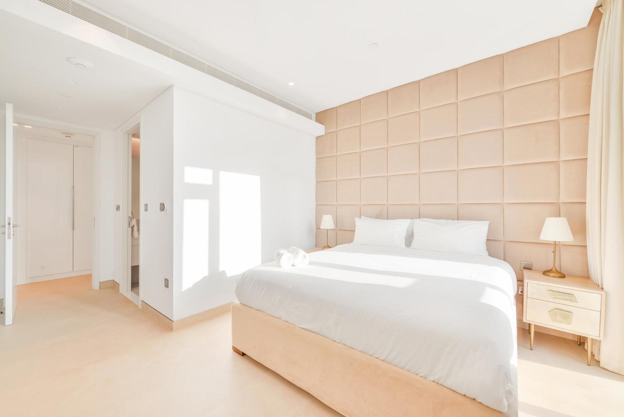 Apartemen Premium 2+ 1 Bedroom In The Heart Of Bluewaters Island *