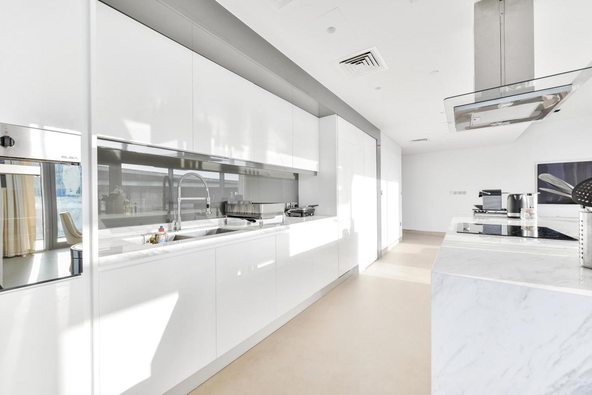 Apartemen Premium 2+ 1 Bedroom In The Heart Of Bluewaters Island