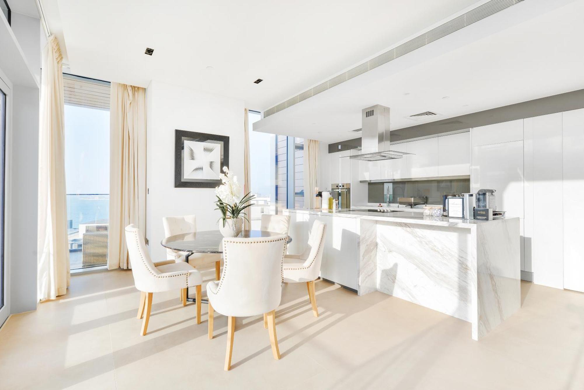 Apartemen Premium 2+ 1 Bedroom In The Heart Of Bluewaters Island