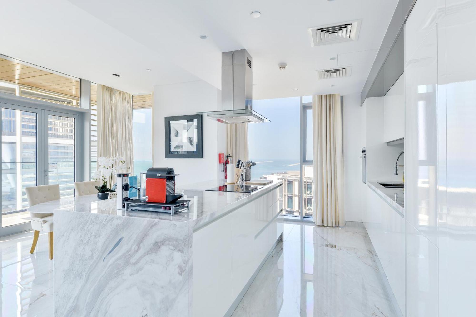 Apartemen Premium 2+ 1 Bedroom In The Heart Of Bluewaters Island *