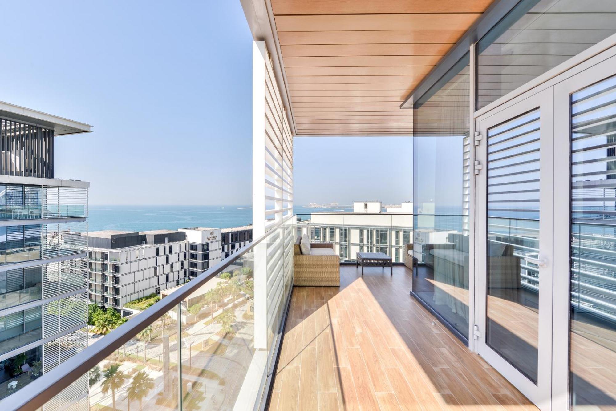 Apartemen Premium 2+ 1 Bedroom In The Heart Of Bluewaters Island *