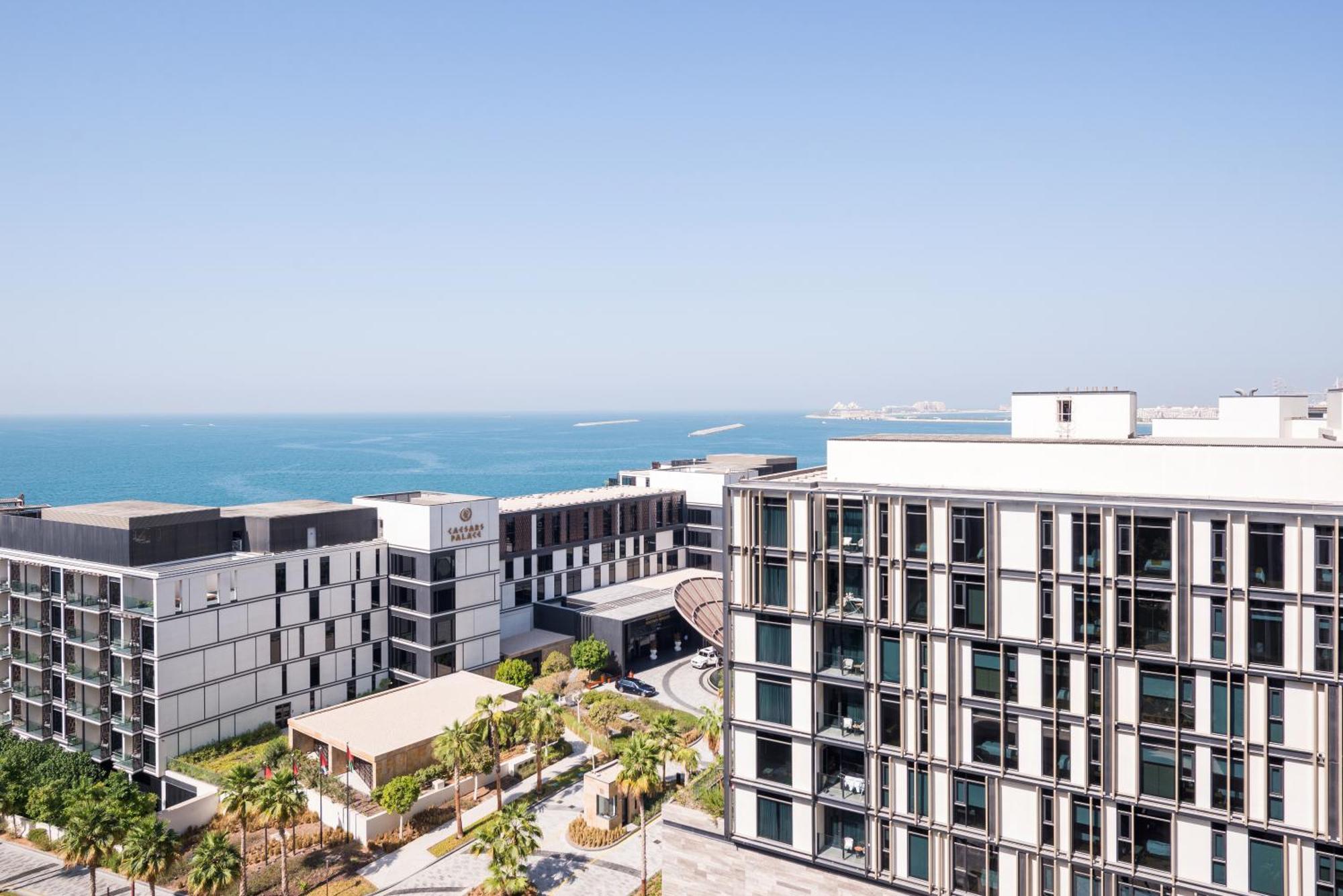 Apartemen Premium 2+ 1 Bedroom In The Heart Of Bluewaters Island *