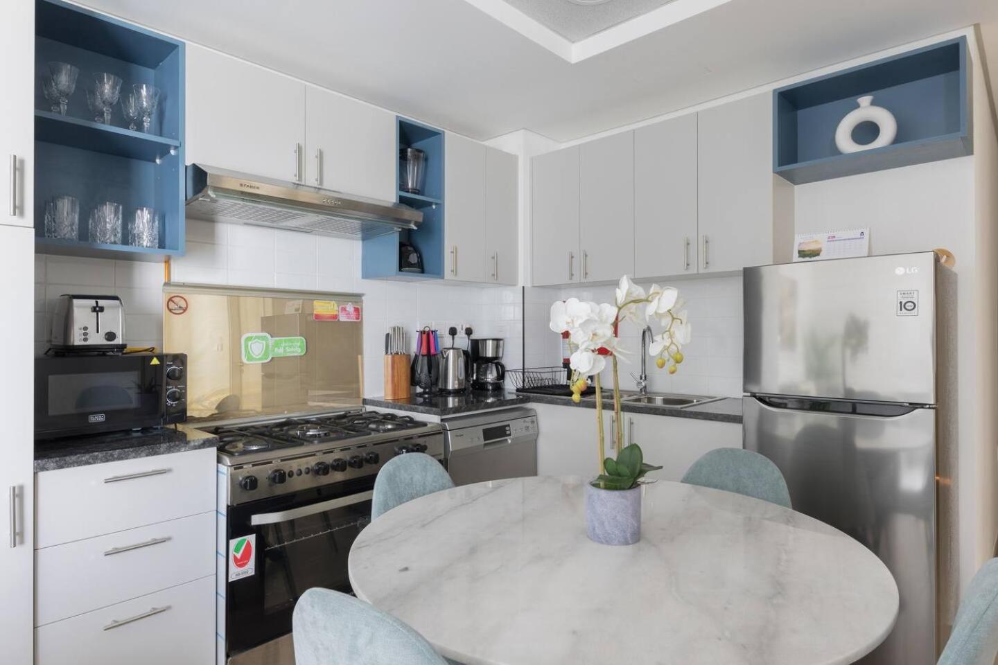 Comfortable 2bd Next To Metro & Mall