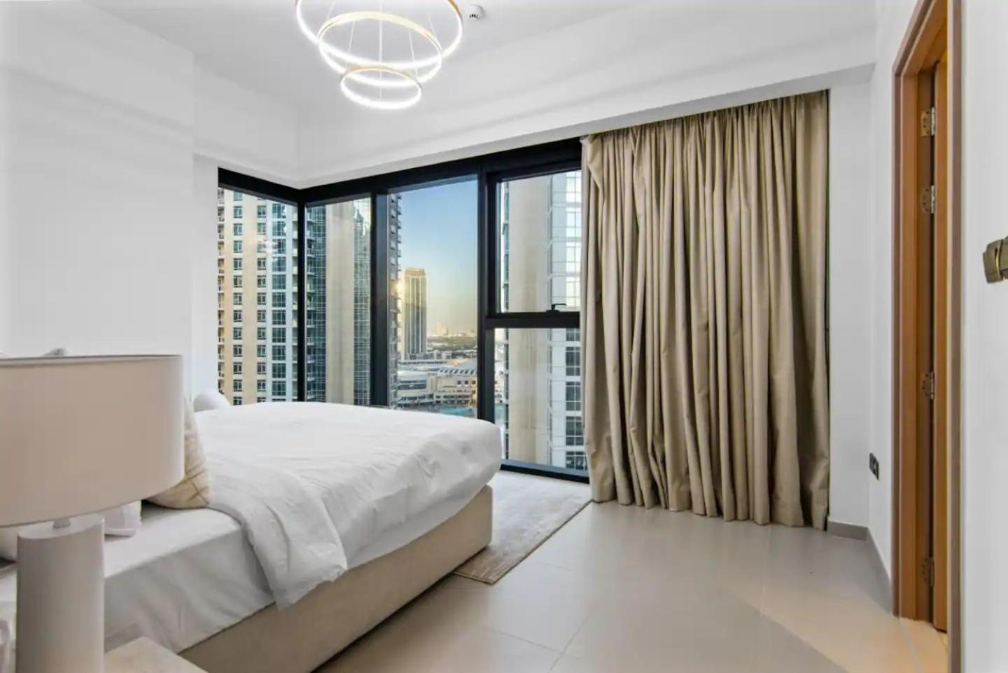 Spacious And Overlooking Burj & Fountains Dubaï