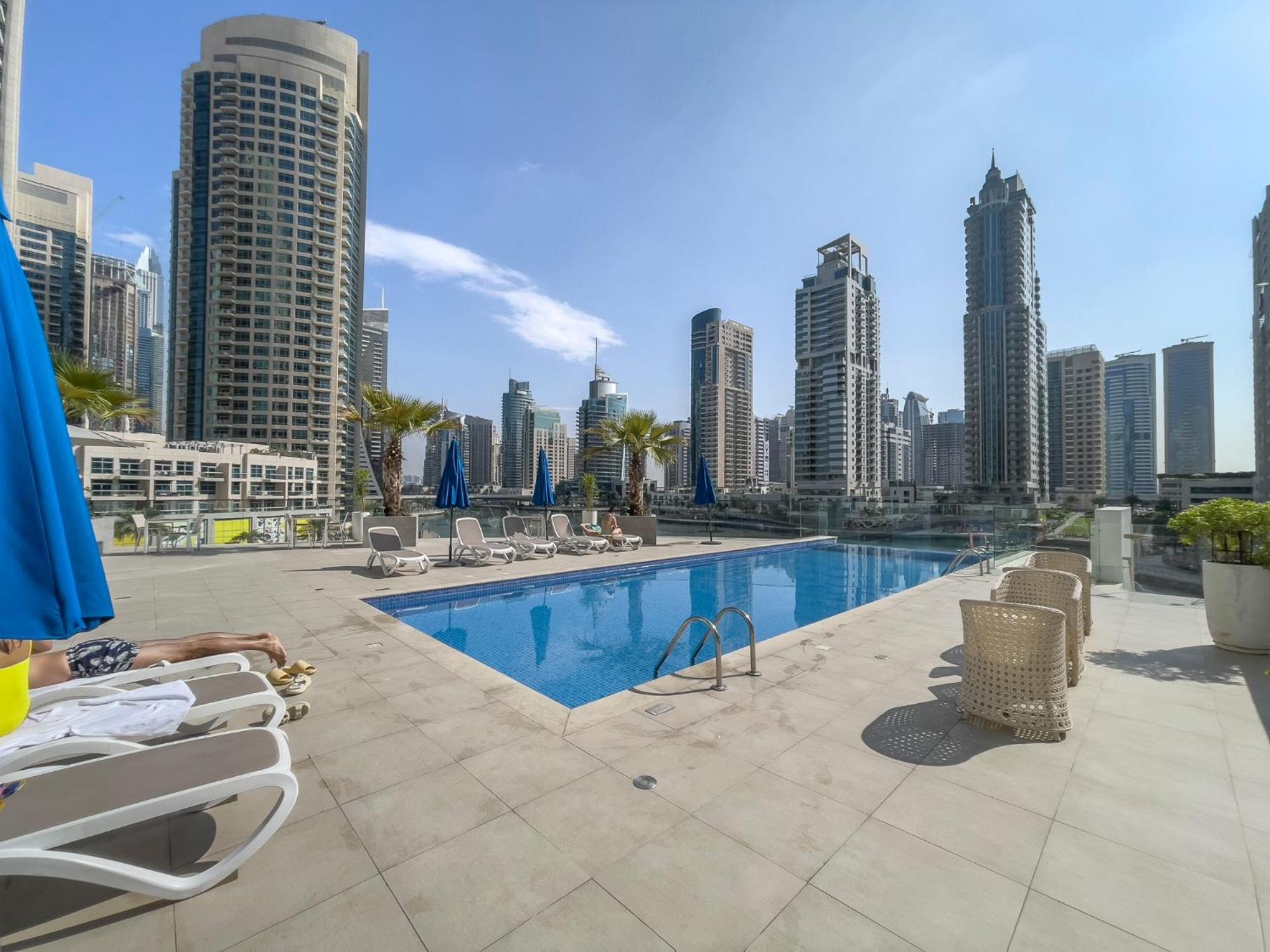 Appartement Luxury Living By The Marina In Liv