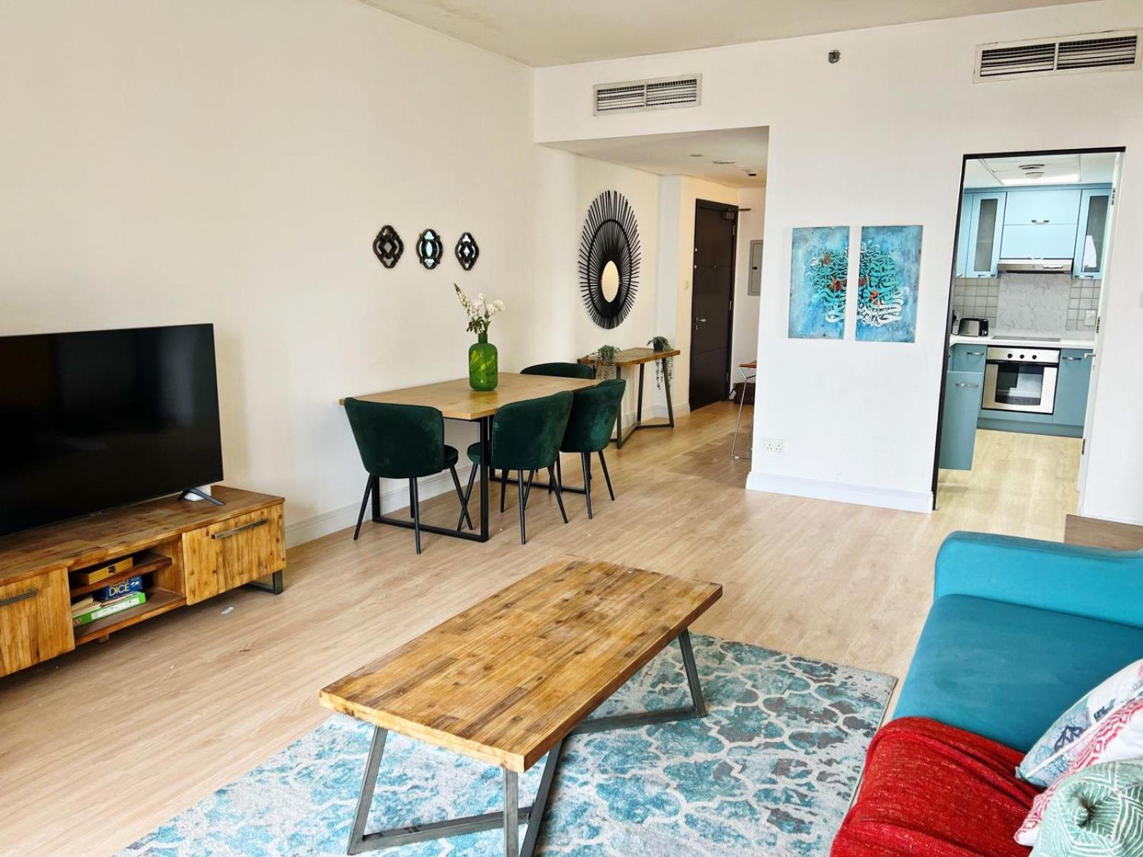 Newly Renovated Marina & Sea View Family Apartamento