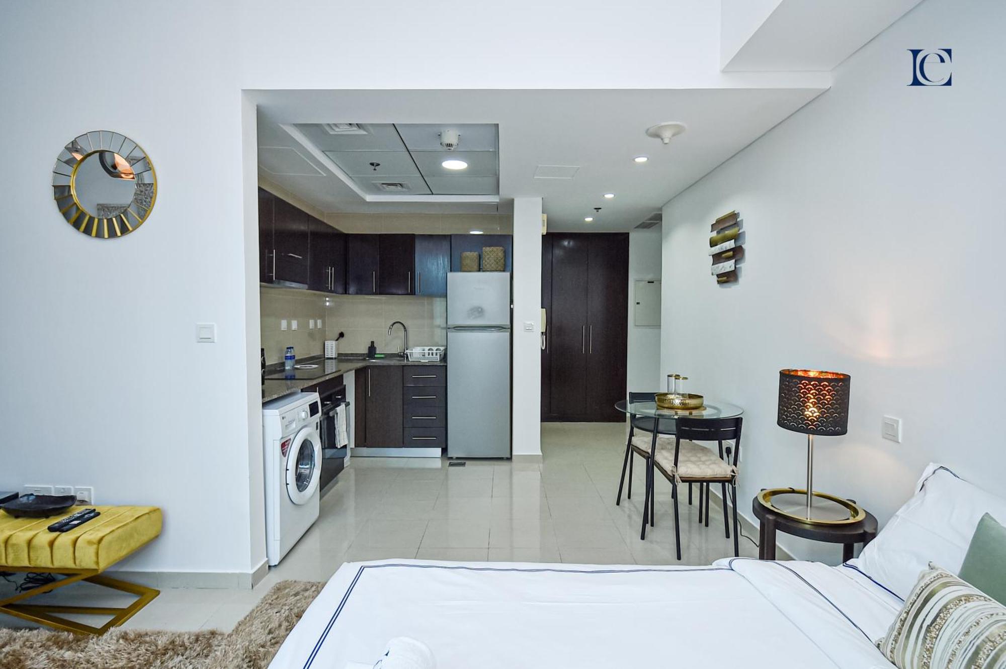 Luxury Escapes - Spacious With Balcony & Marina View - Bay Dubái