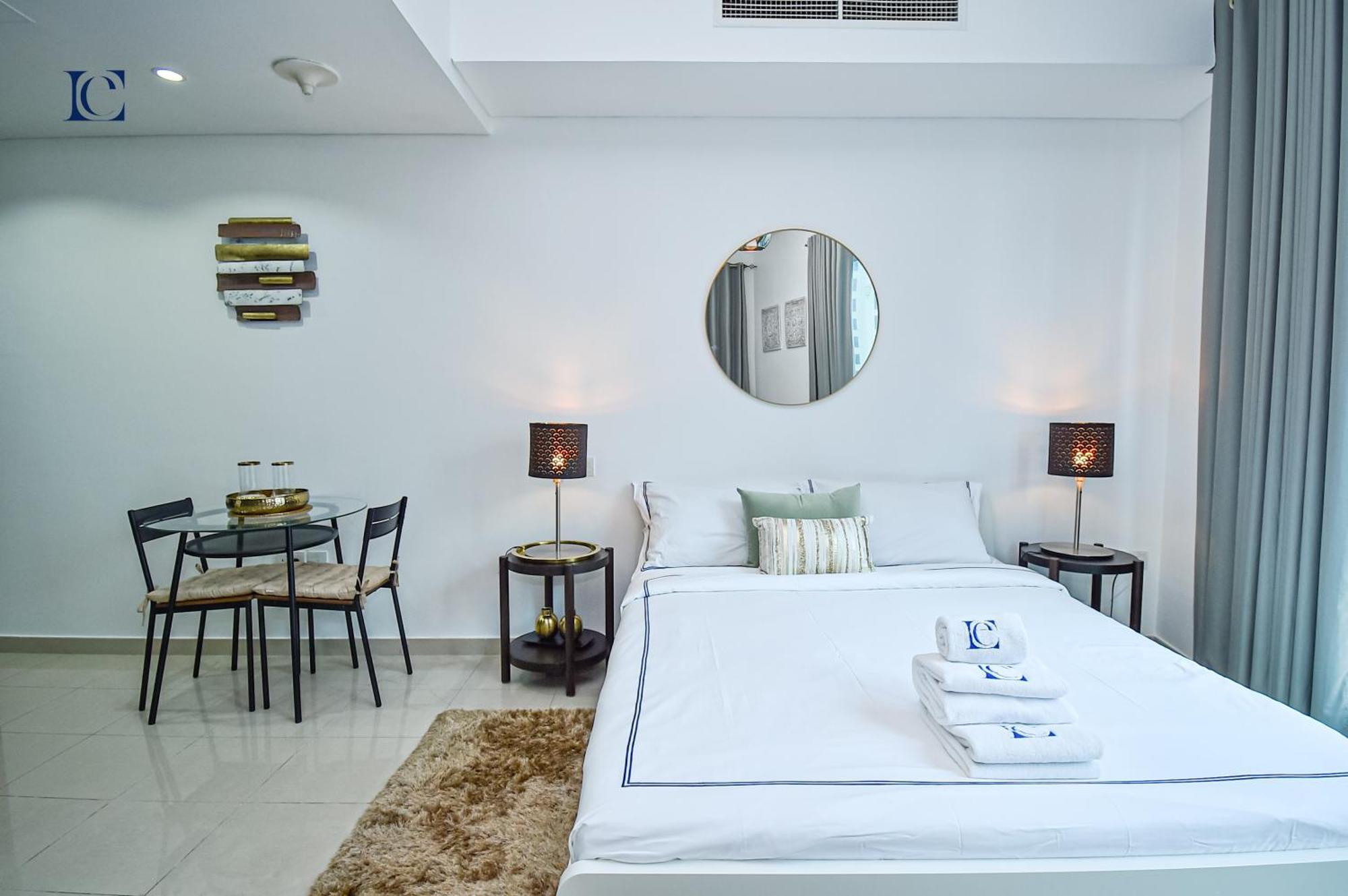 Apartamento Luxury Escapes - Spacious With Balcony & Marina View - Bay Dubái