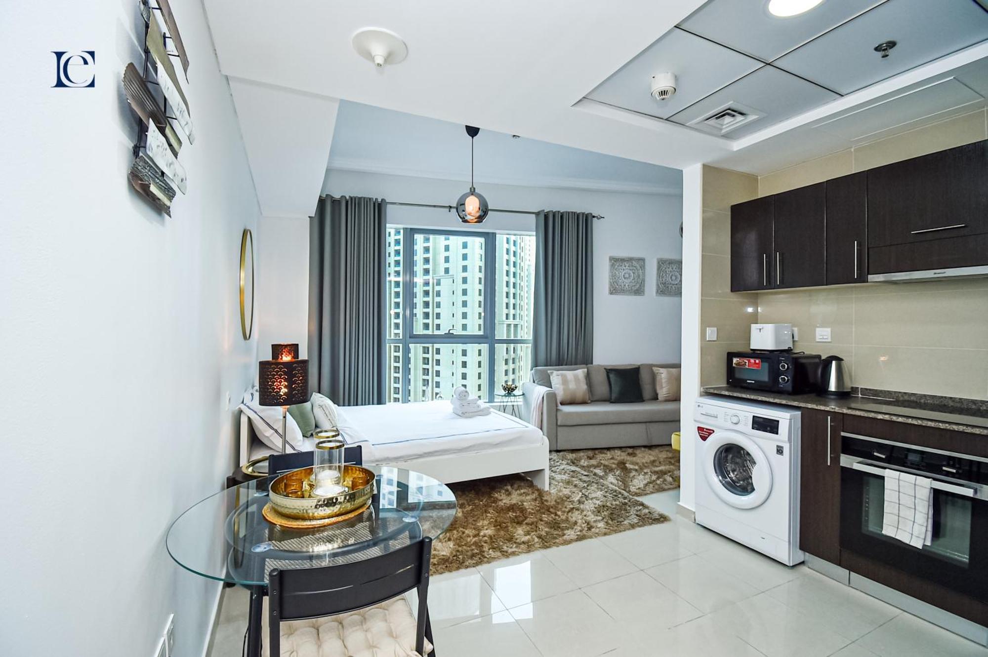 Luxury Escapes - Spacious With Balcony & Marina View - Bay Dubái