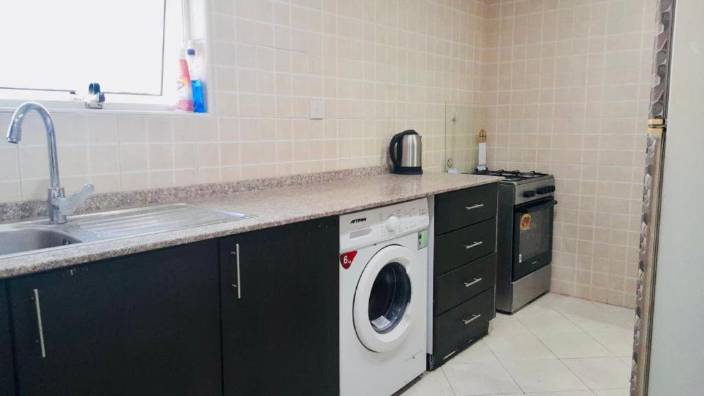 Amazing Couples Partition 7 Min Walking From Mall Of Emirates Pensión Dubái