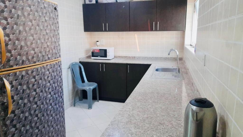 Amazing Couples Partition 7 Min Walking From Mall Of Emirates Dubái