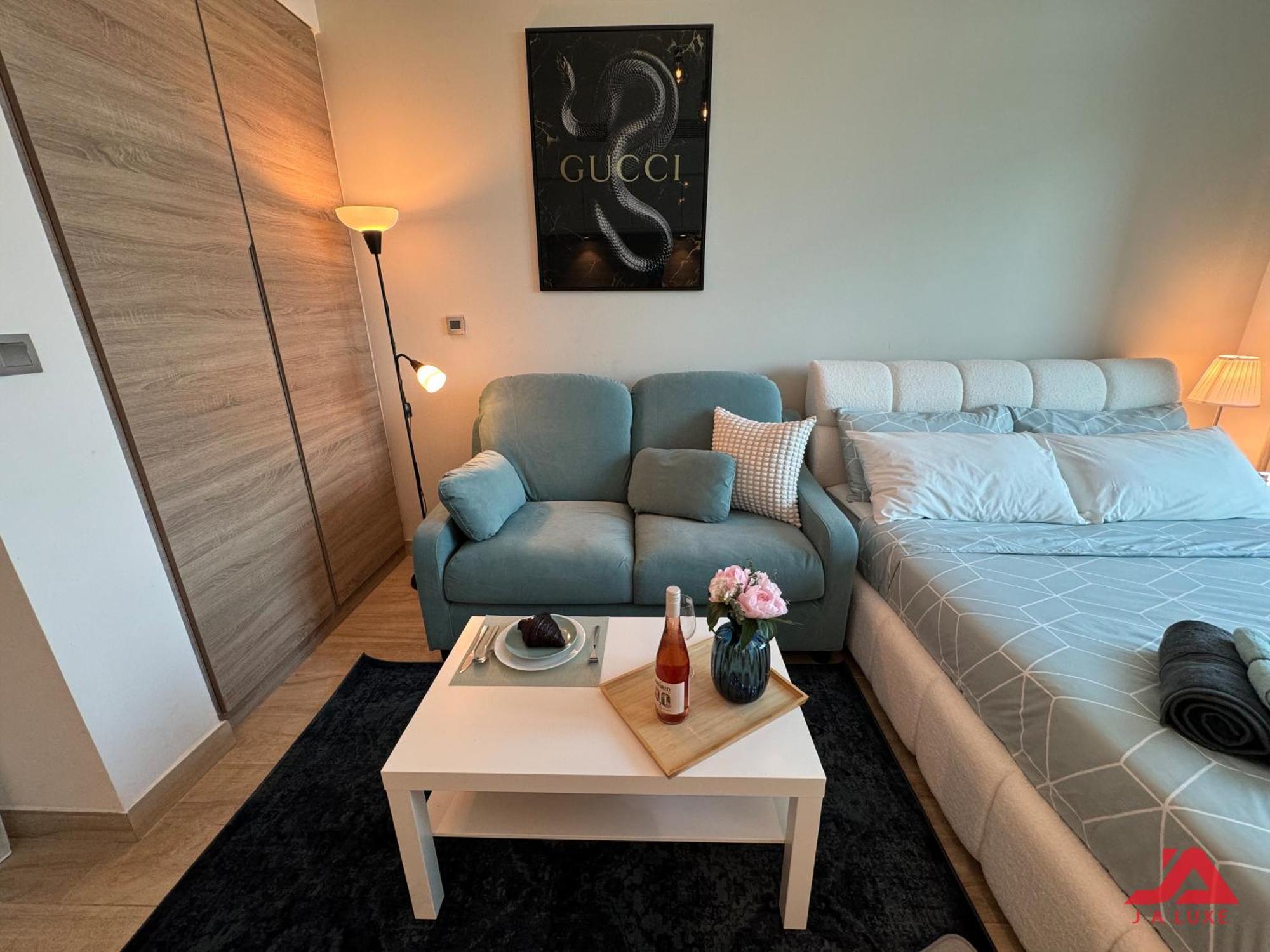 Warm Cozy Partial Sea View In Marina With Modern Gym & Pool, Steps To Jbr Beach, Marina Walk & Metro Lejlighed