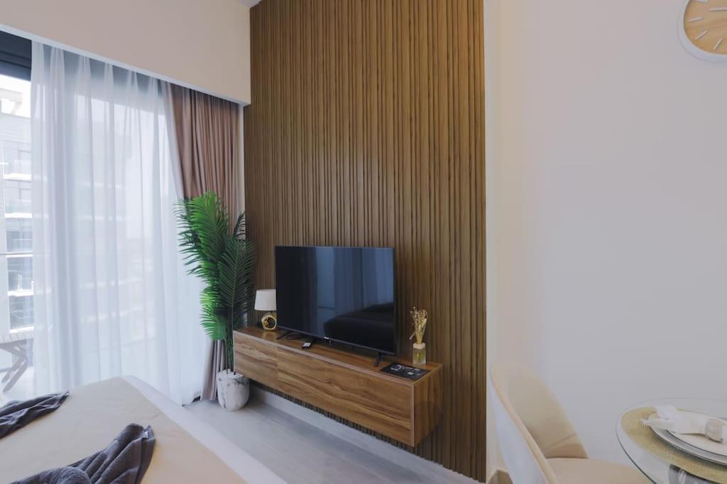 Appartement Inviting In Azizi Riviera, Close To Downtown