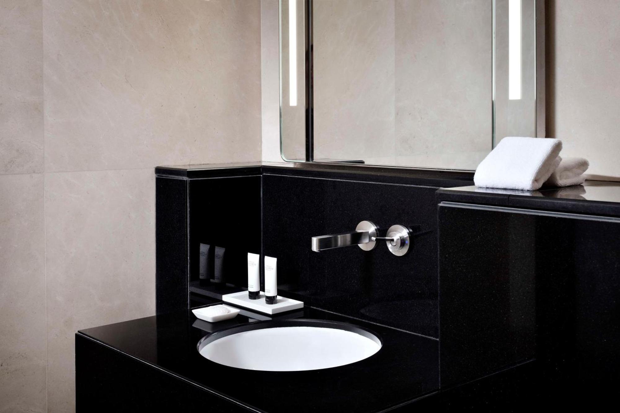 Address Mall Hotel 5*