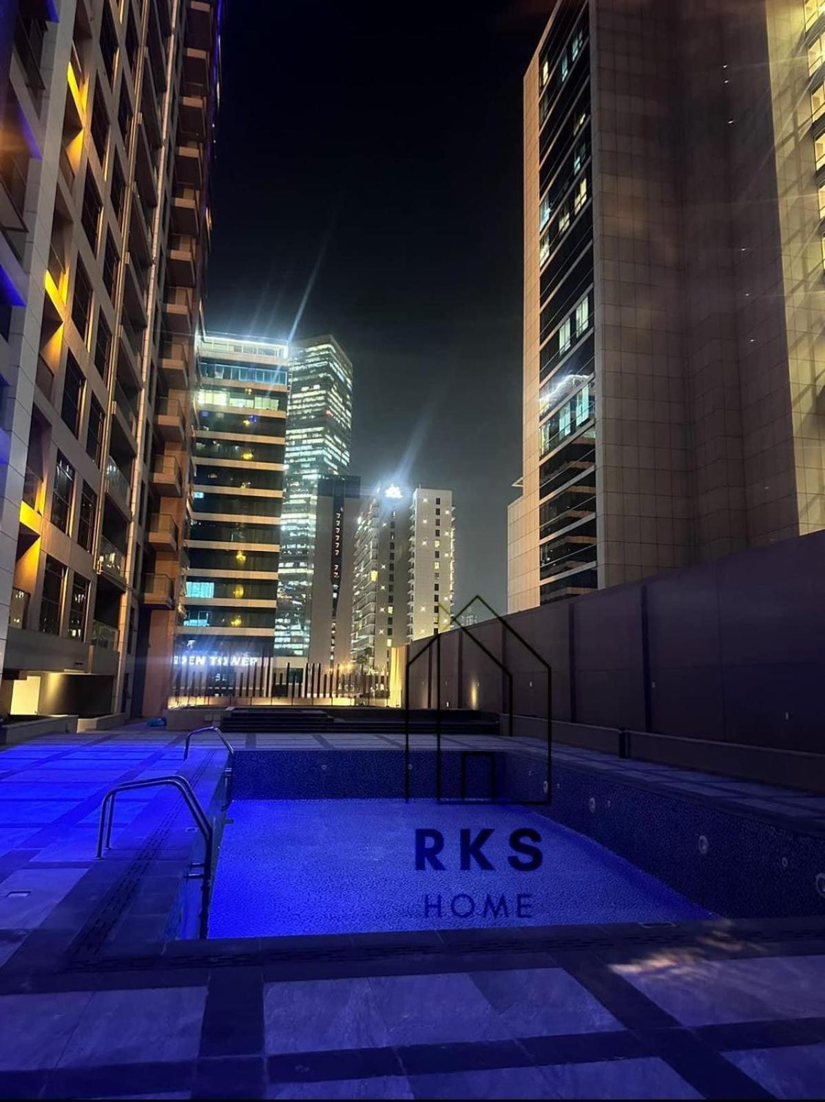 With Private Near Downtown Business Bay Privatunterkunft Dubai
