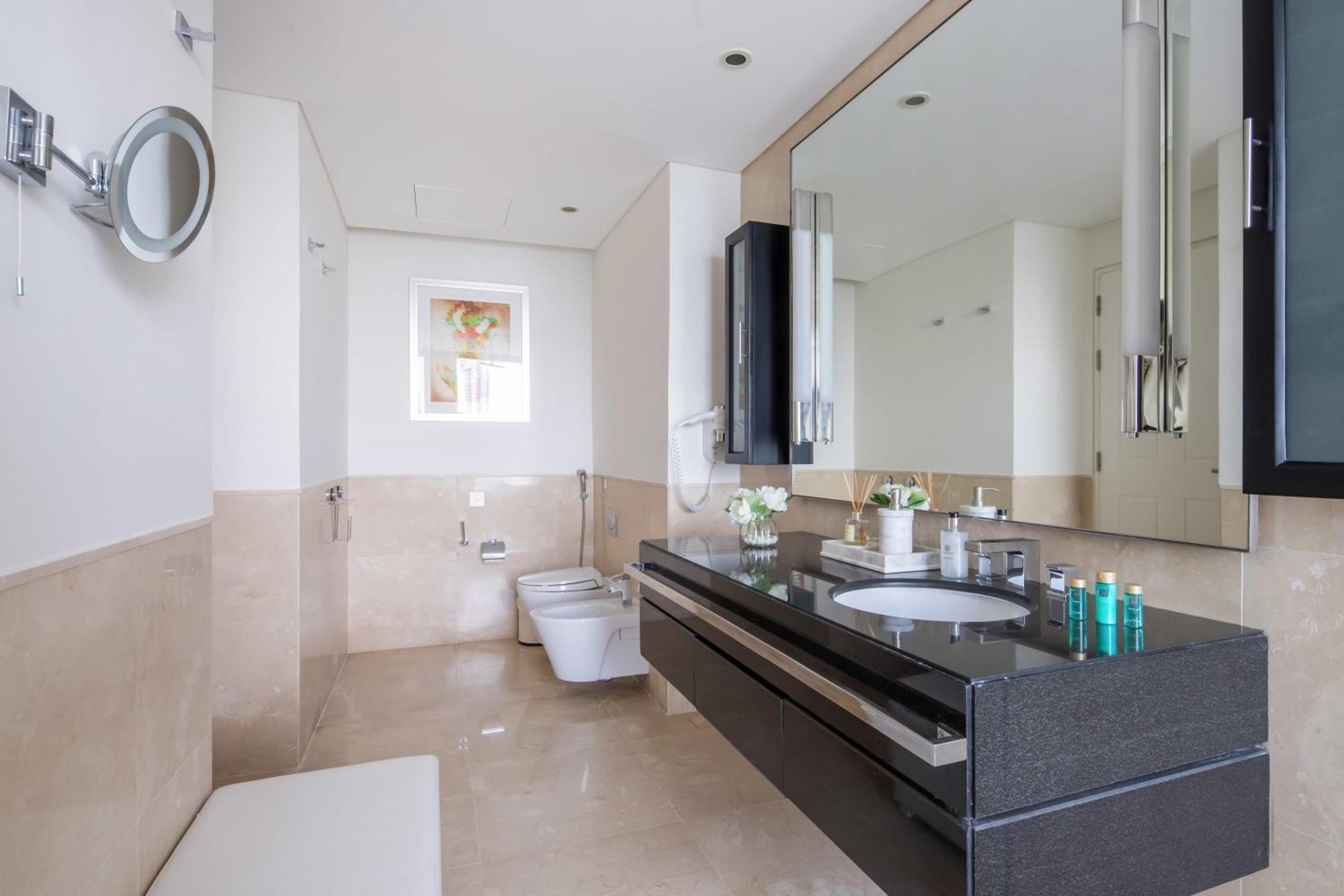 Frank Porter - Emaar Residences Marina *