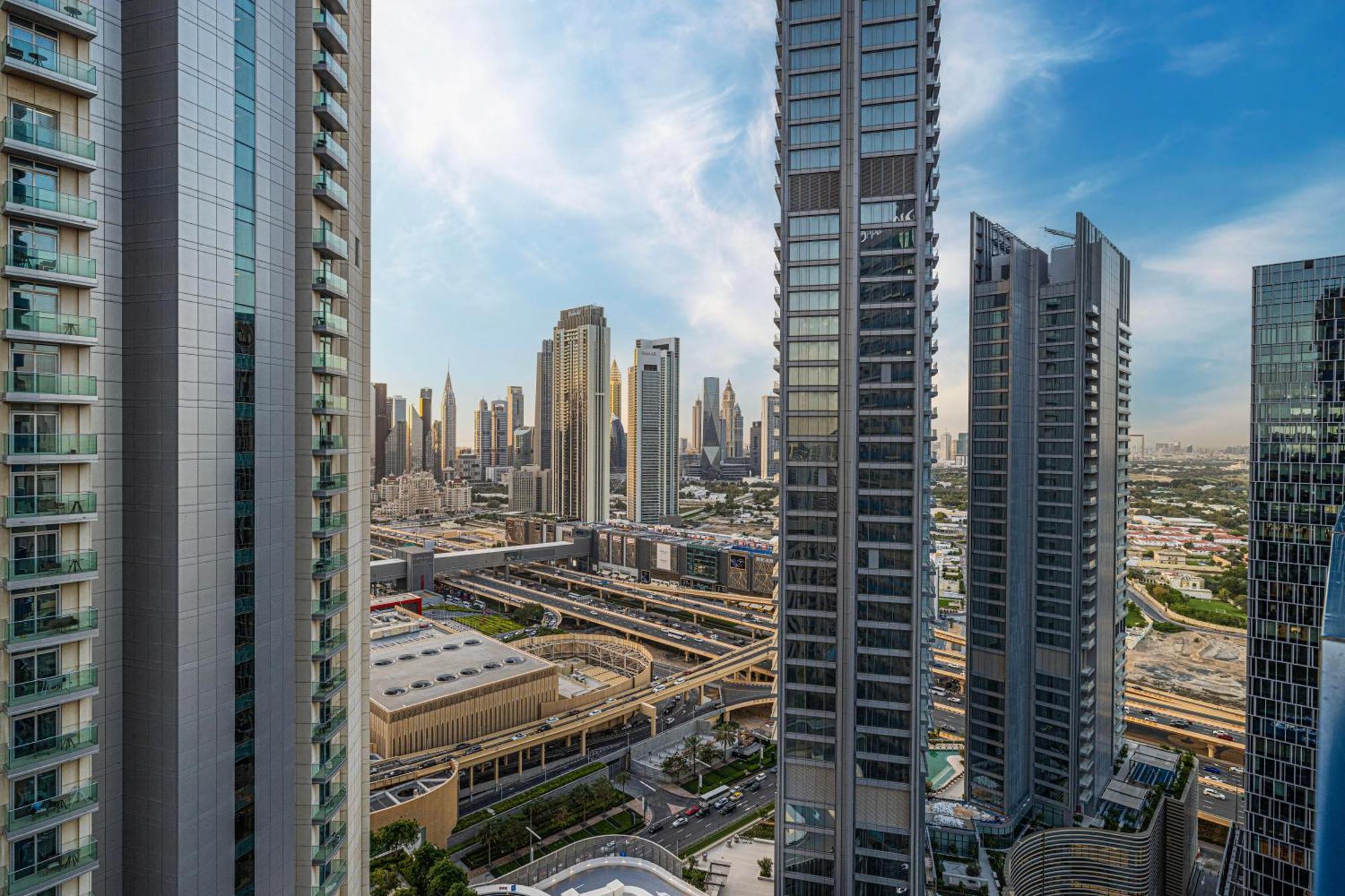 Apartemen 2 Minute Walk To Mall - 3 Bedroom Burj Khalifa View With Pool And *