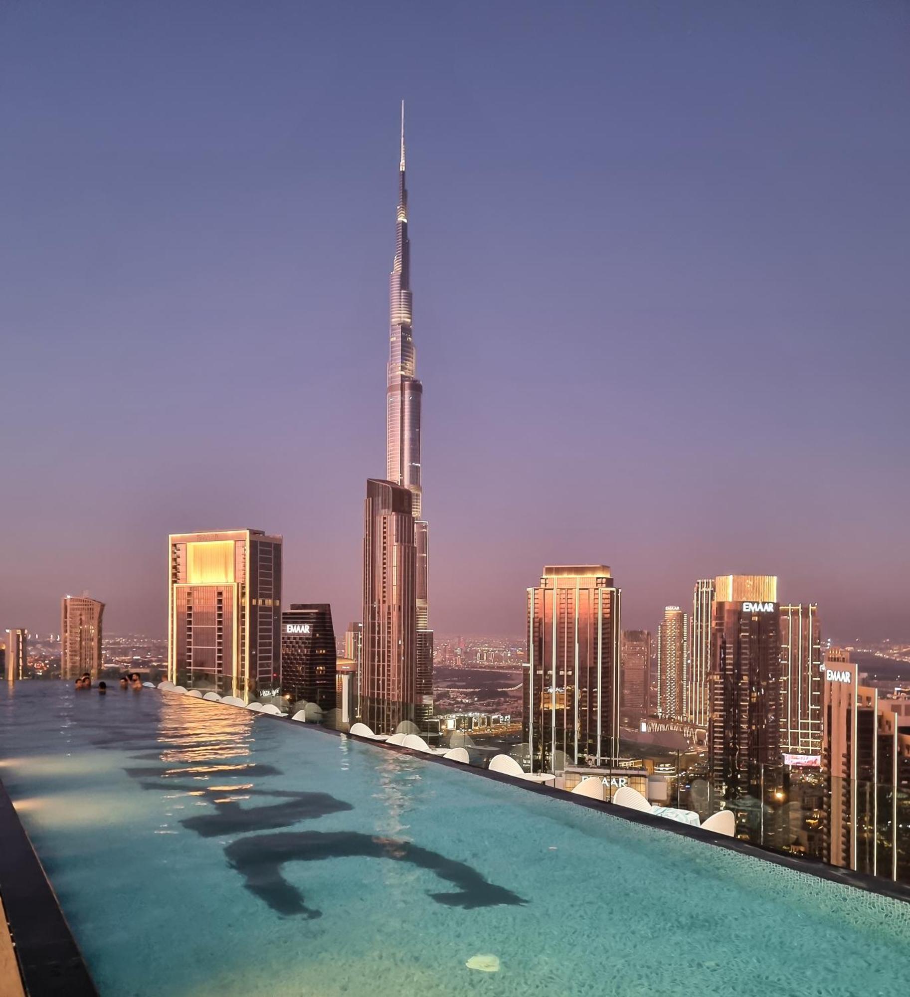 Apartamento Burj Khalifa View Balcony With 64th Floor Infinity Pool In Paramount Midtown Dubái
