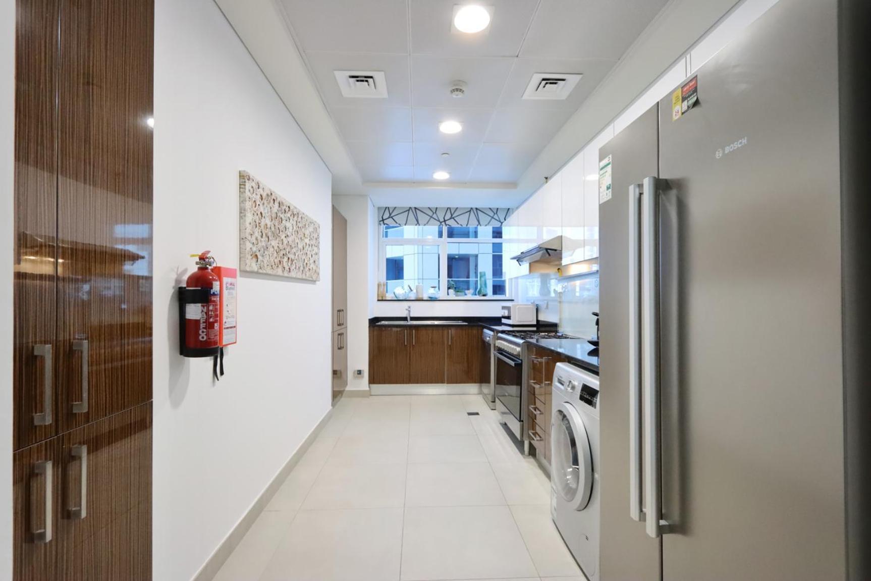 Livbnb - 2 Bedroom In Marina Arcade Appartement Dubaï