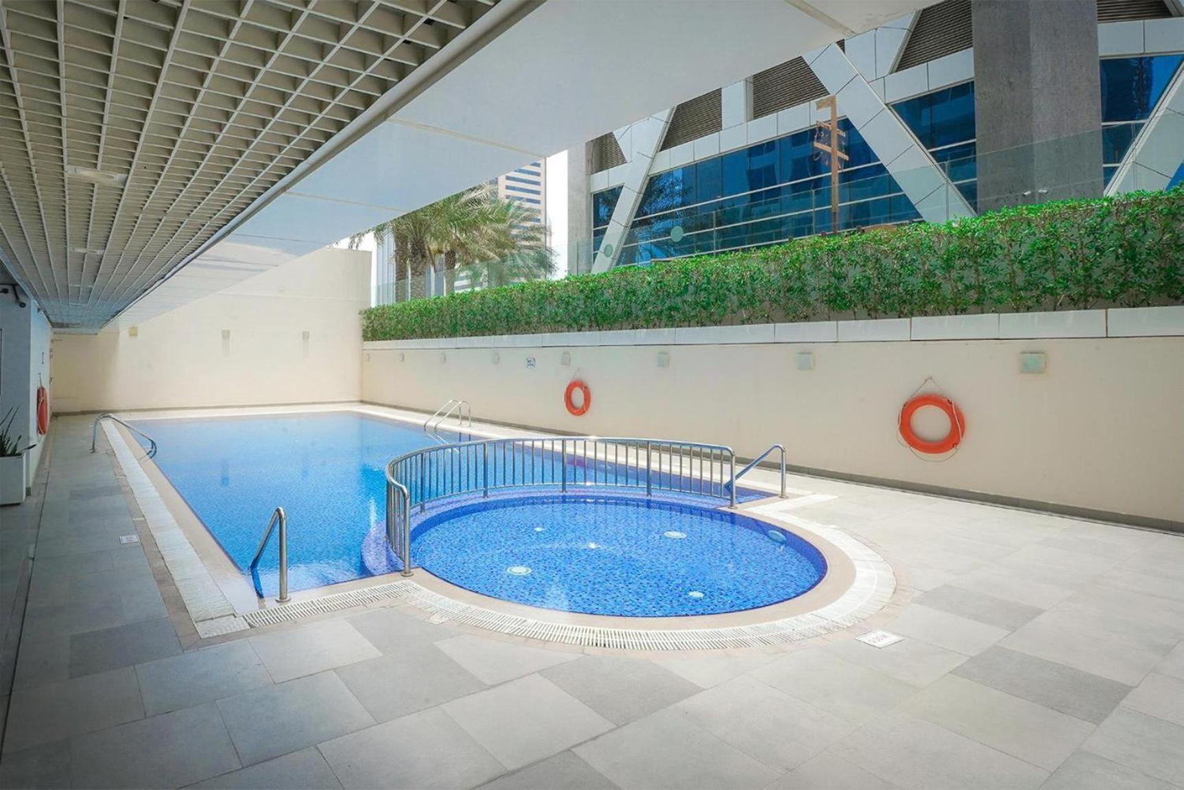 Livbnb - 2 Bedroom In Marina Arcade Appartement Dubaï
