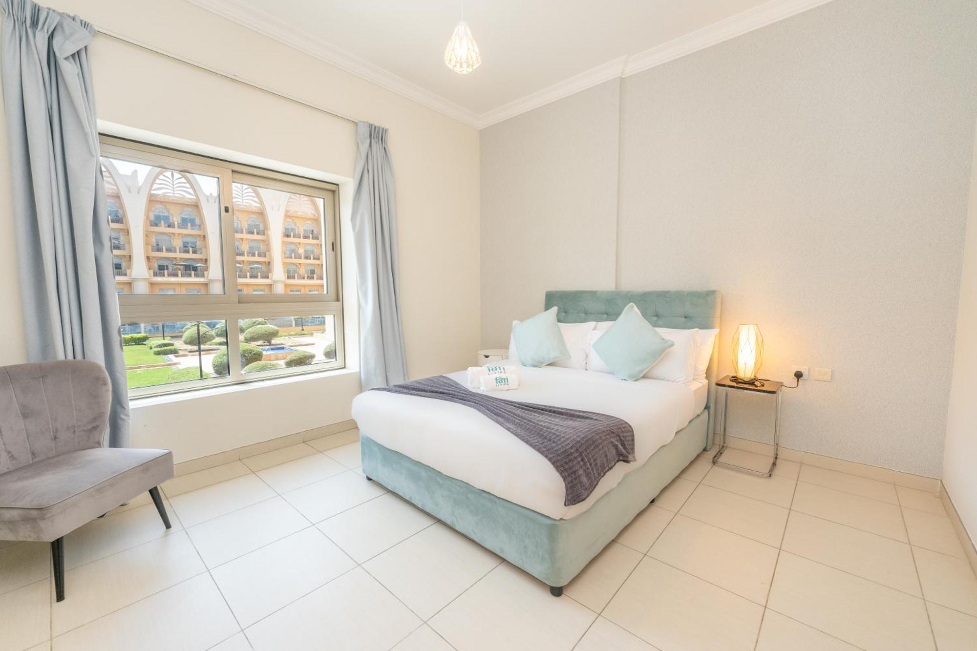 Fam Living - Private Beach Escapes In Palm Jumeirah Apartament