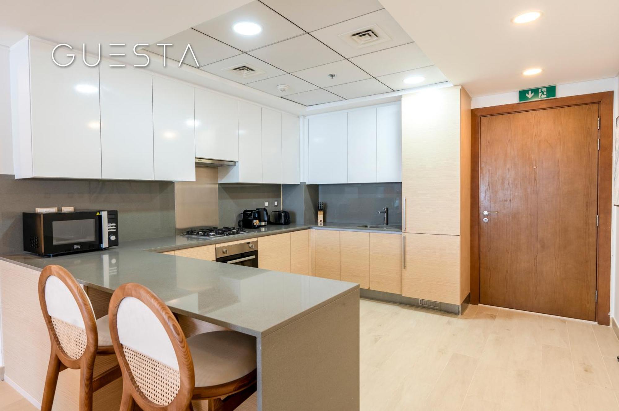 Azizi Mina The Palm, Free And Pool Access Apartemen *