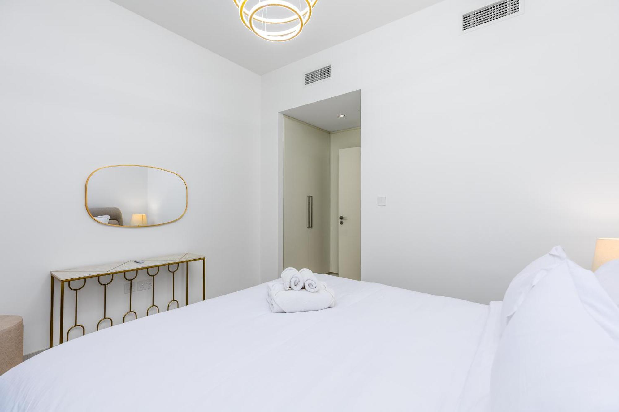 Waves Homes - Burj Crown Tower Apartamento *