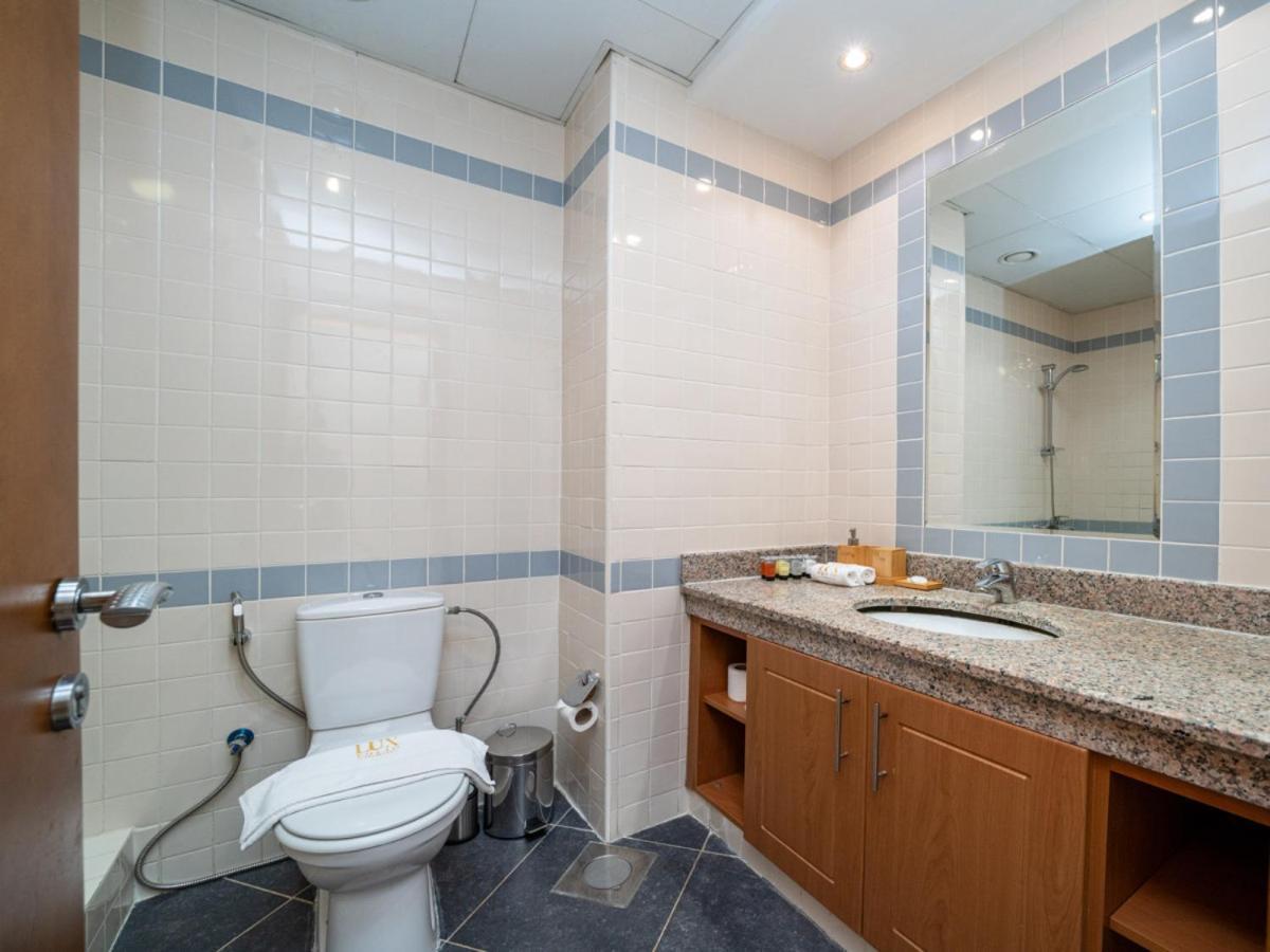 Spacious 2 Bedroom In Tecom * Dubaï