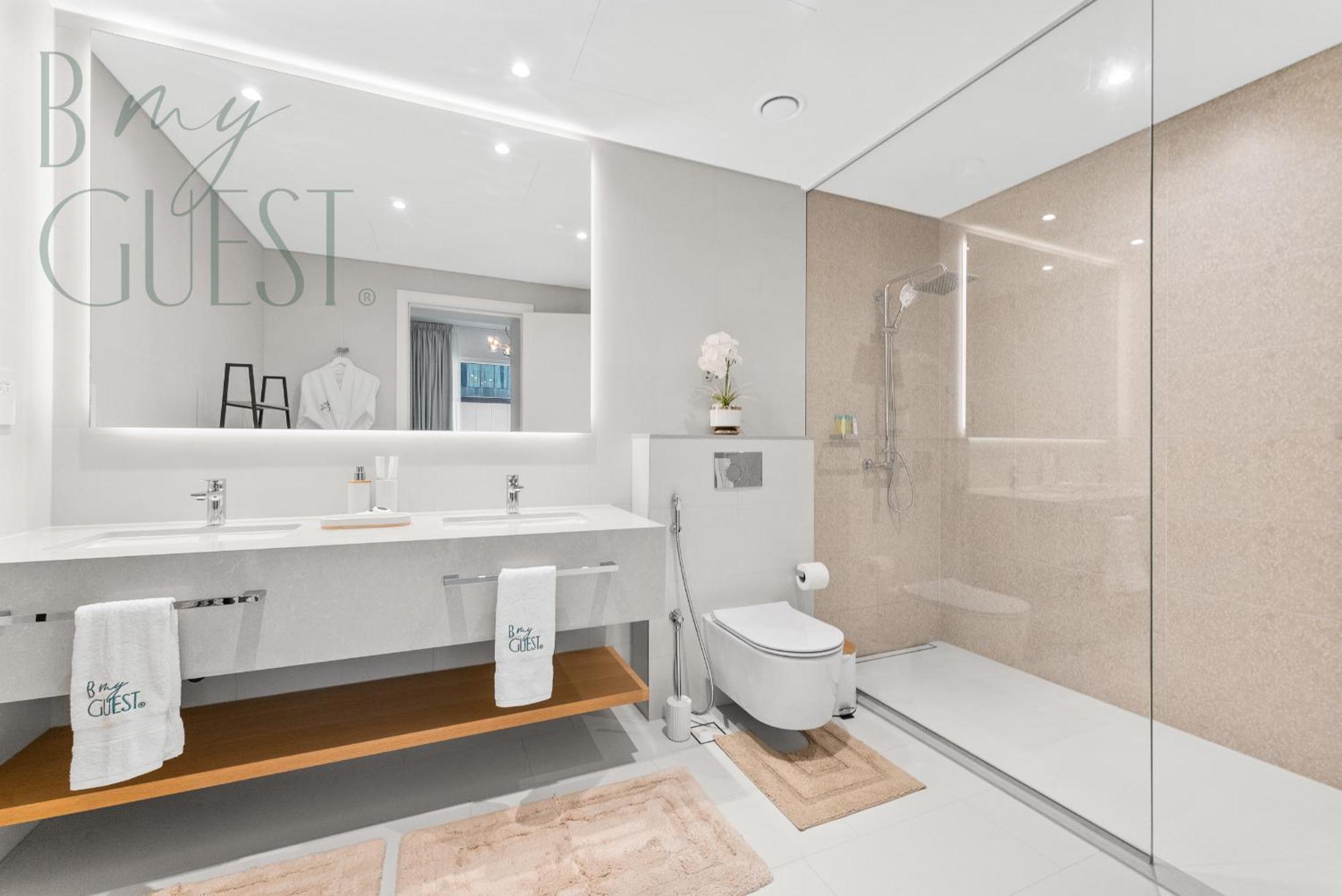 Unwind In Style In La Vie 2br With Beach Access Appartement