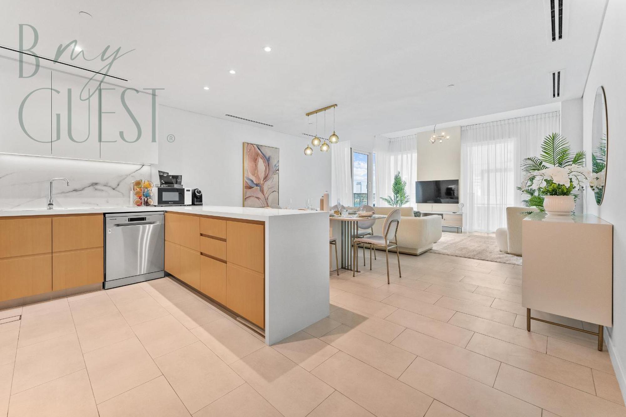 Unwind In Style In La Vie 2br With Beach Access Dubaï