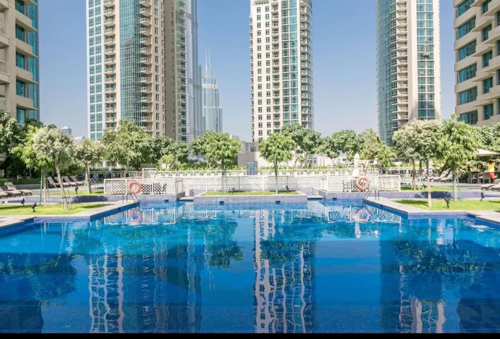 Downtown - 2 Bed 3 Bath Flat - Views Of The Burj & Fountains *