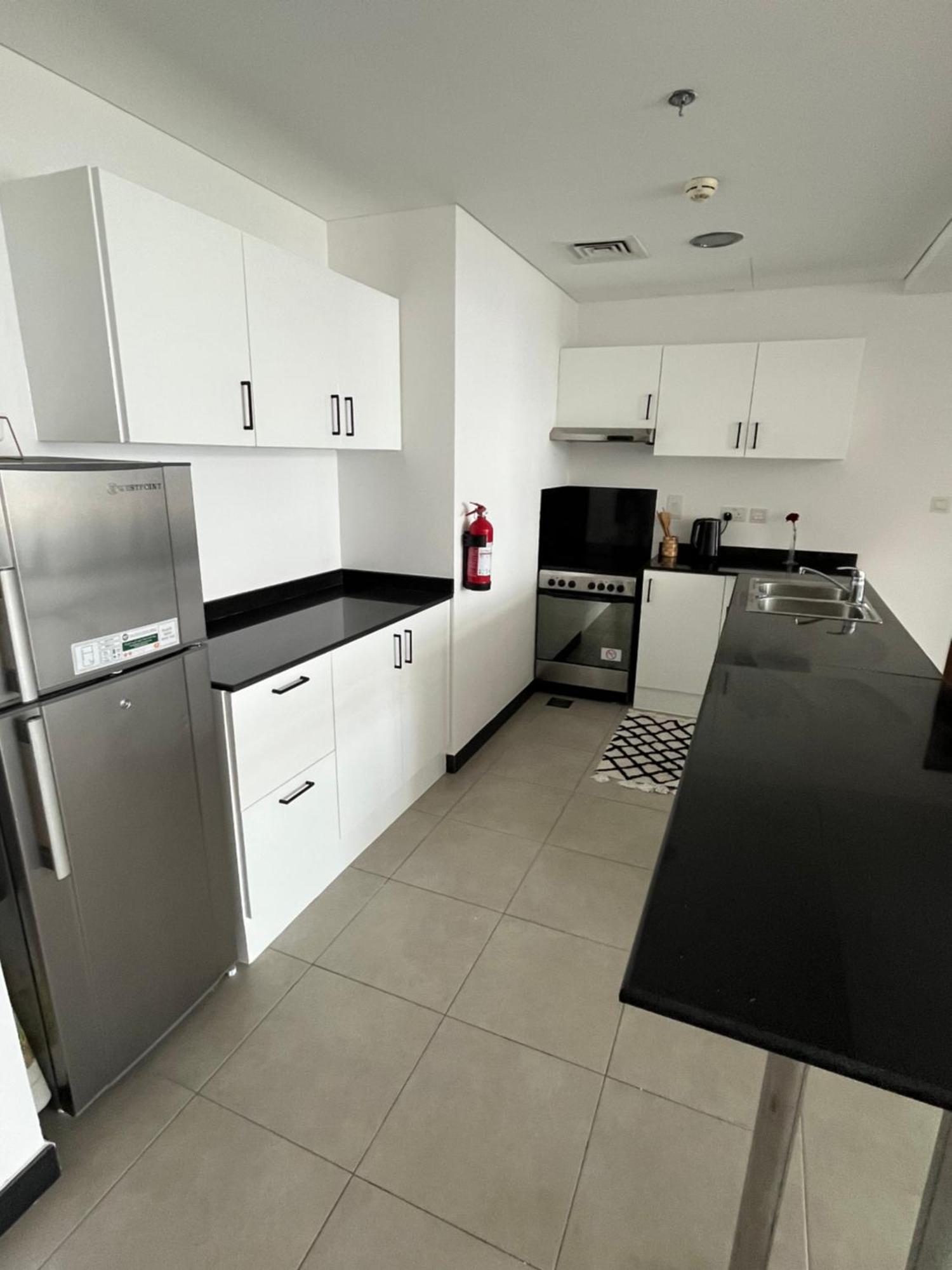 Specious Cosy Bedroom In Al Sufouh Appartement *
