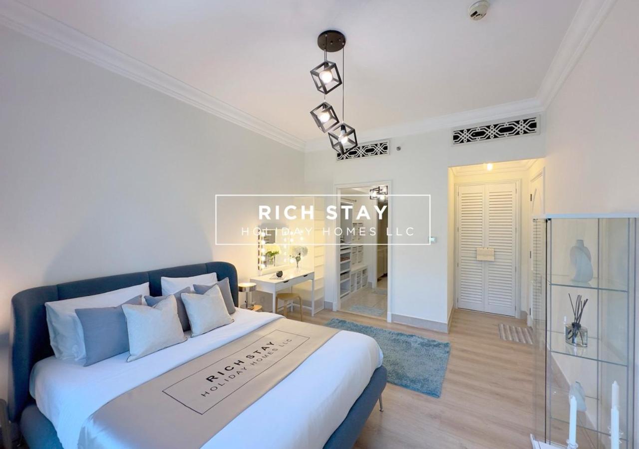 Upgraded 1br In Downtown With Burj Khalifa View Lägenhet