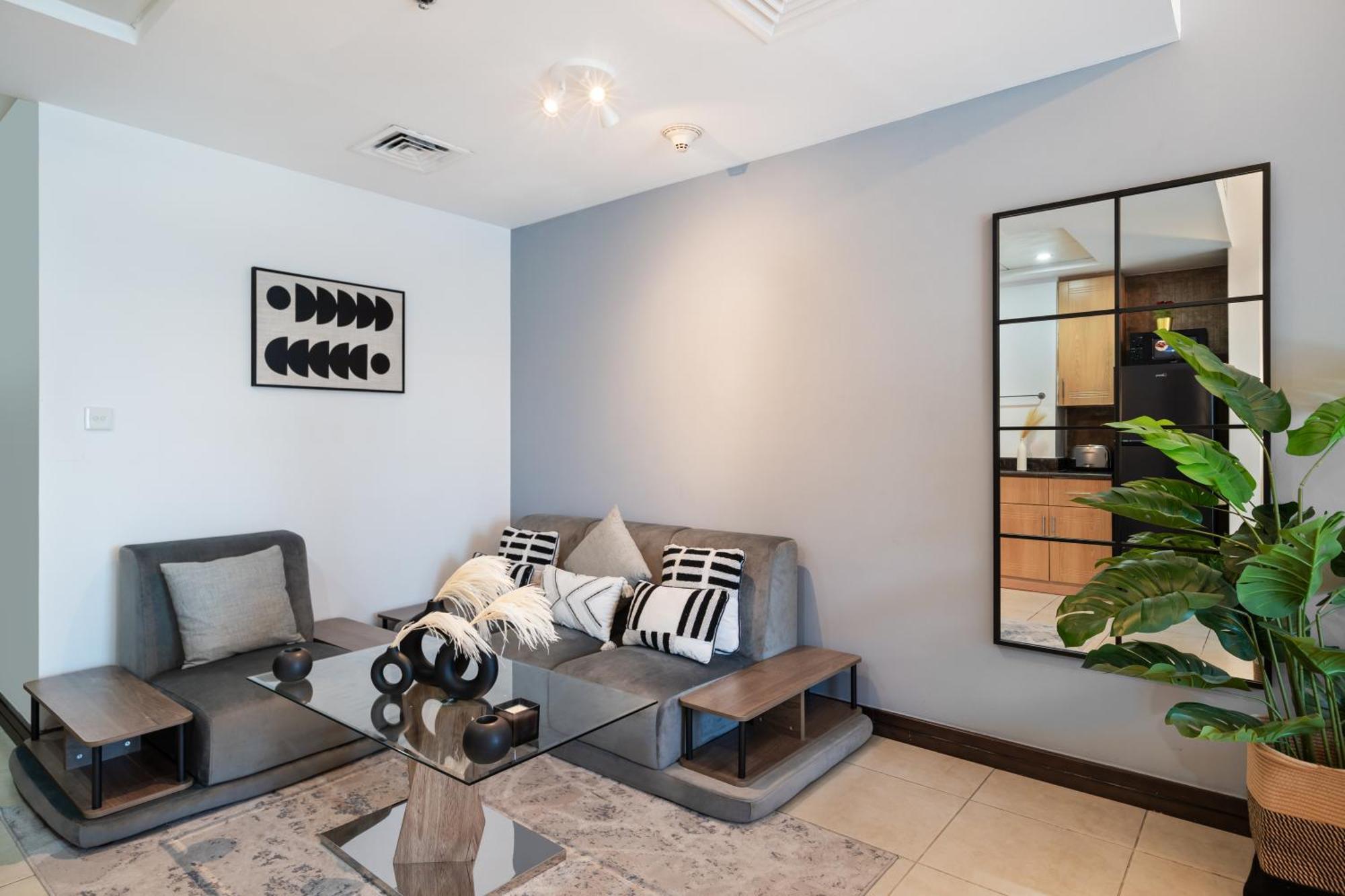 Furnished For Rent In Goldcrest Views, Jlt Appartement Dubaï