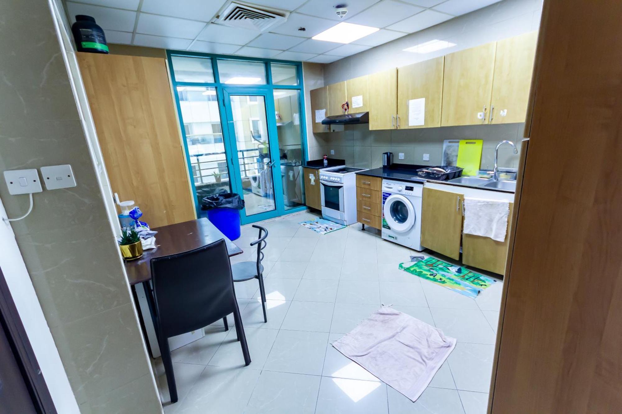 Spacious For Girls In Marina فتيات فقط Apartamento