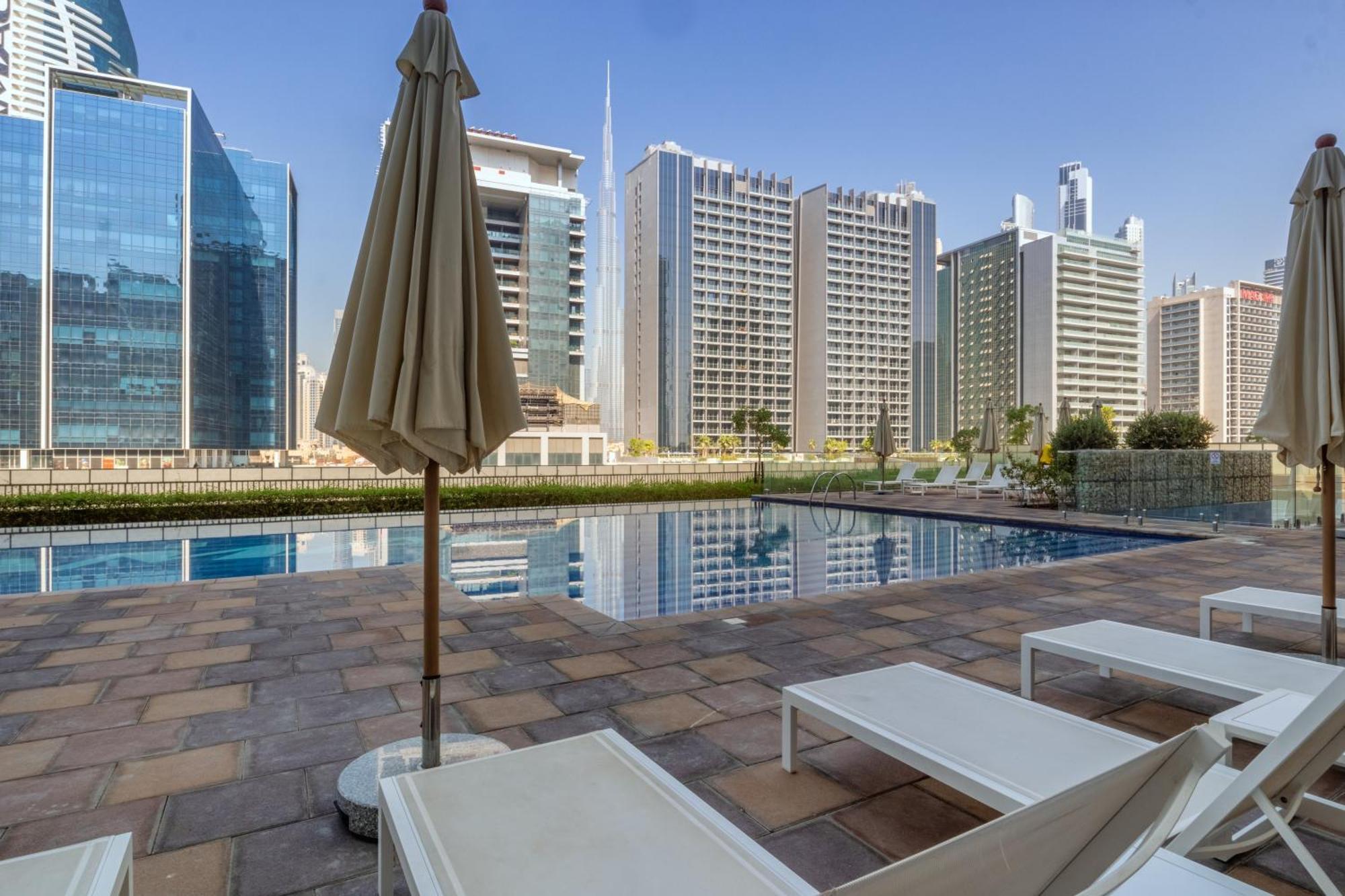 Stylish High Floor With Burj View Apartamento Dubái